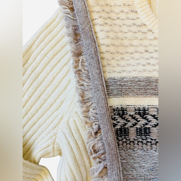 White + Warren Fringe Fair Isle Sweater
Size Large | Excellent Condition - Picture 7 of 8
